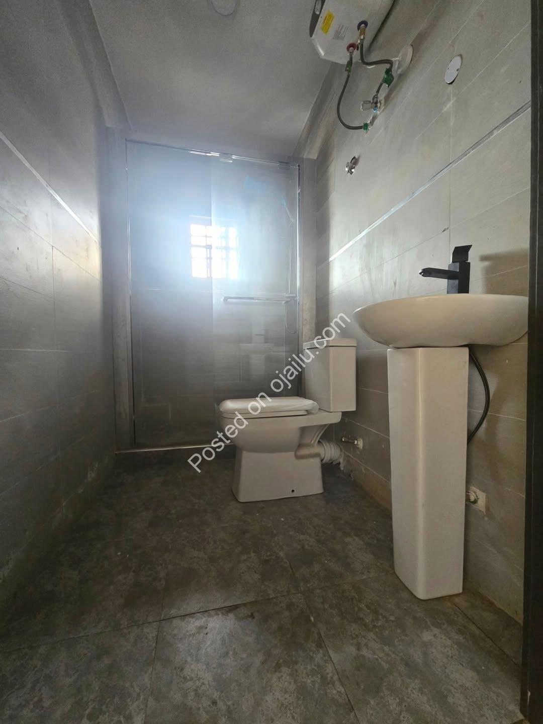 3 Modern Ensuite Flats + BQ – Maryland Gem