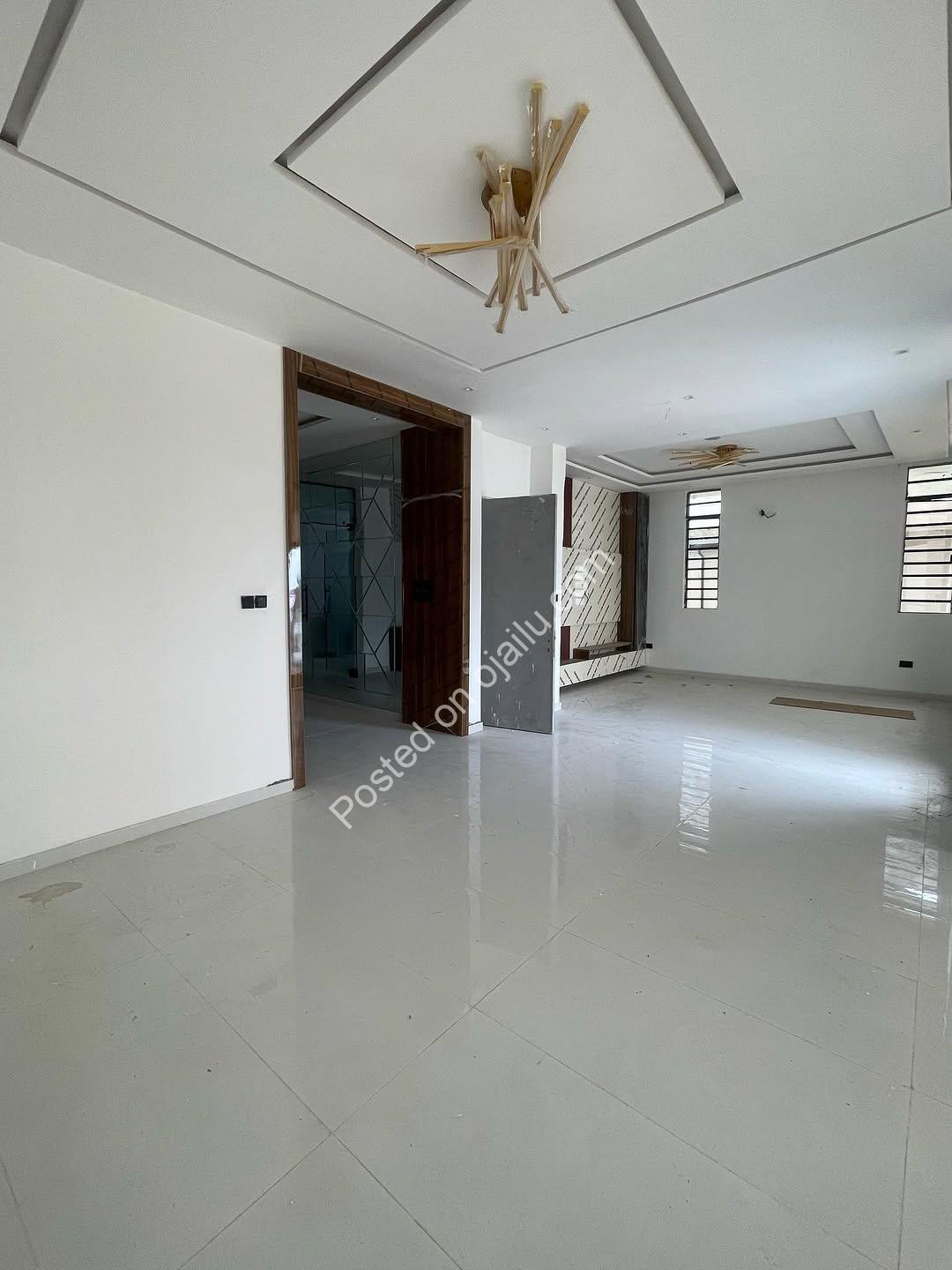 Your Private Resort Awaits: 5BR Duplex with Cinema & Pool