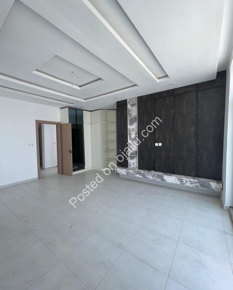 Modern Elegance: 4-Bed Duplex in Orchid Lekki