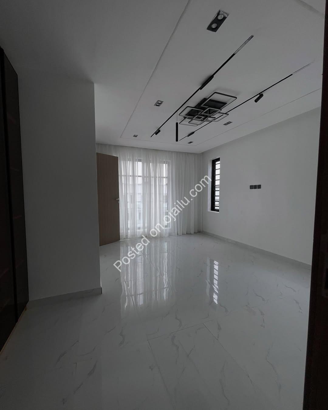 Sun-Soaked 5-Bed Duplex in VGC – N350M