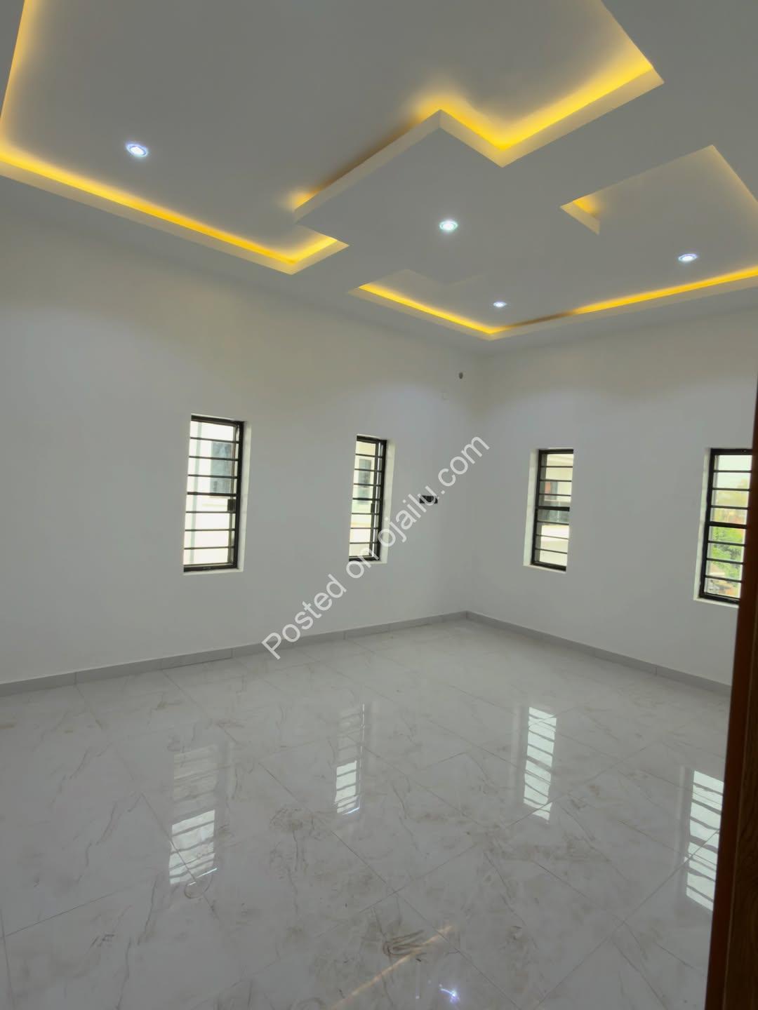 **Newly Built En-Suite 3BR Terrace Duplex in Serene Thinker Corner**