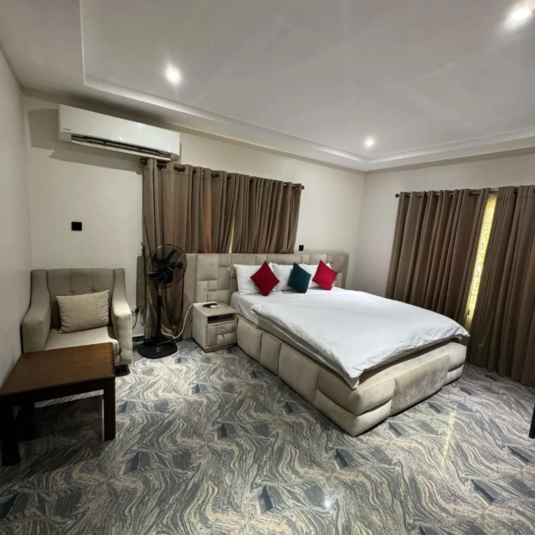 Poolside Serenity: 3BR Serviced Home with BQ & Smart TV