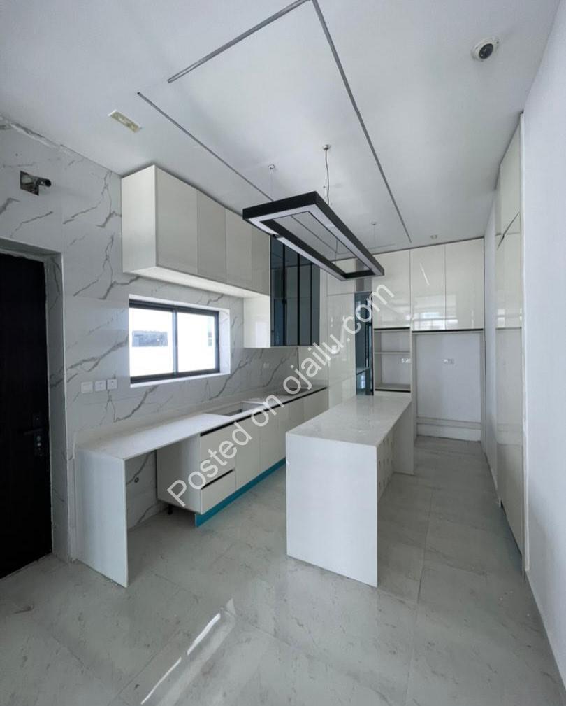 Modern Elegance: 4-Bed Duplex in Orchid Lekki
