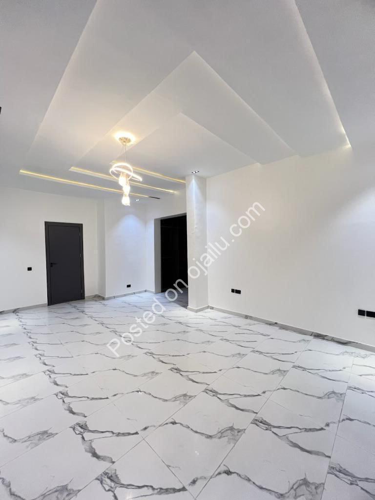 Orchid’s Finest: 5-Bed Smart Home with Cinema & Pool