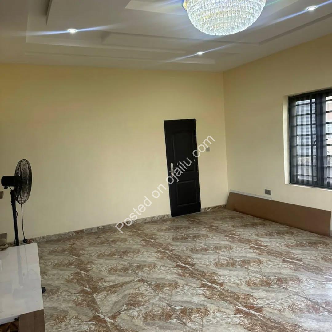 Exquisite 4-Bedroom VGC Duplex | Prime Living