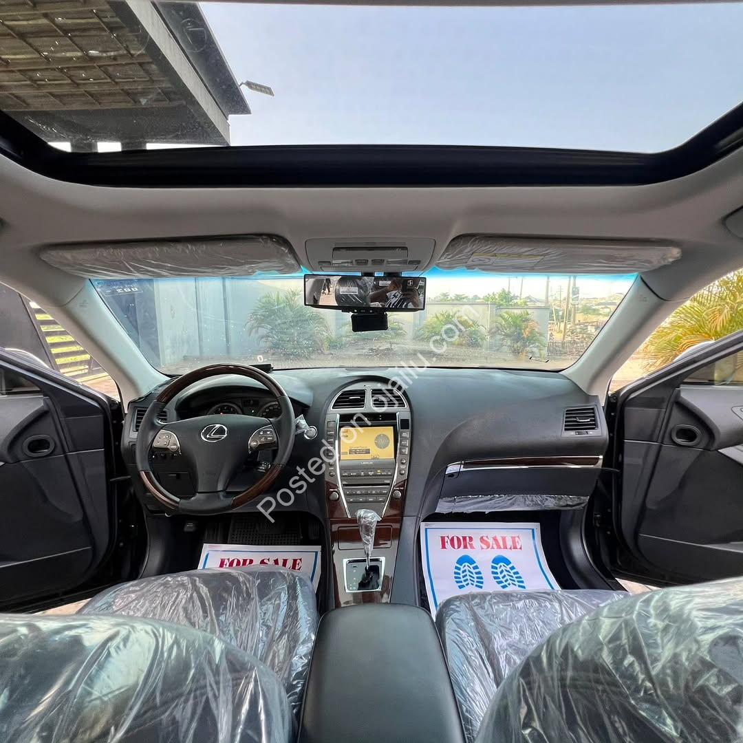 Experience Lexus Luxury: 360° Camera, Panoramic Roof & HUD