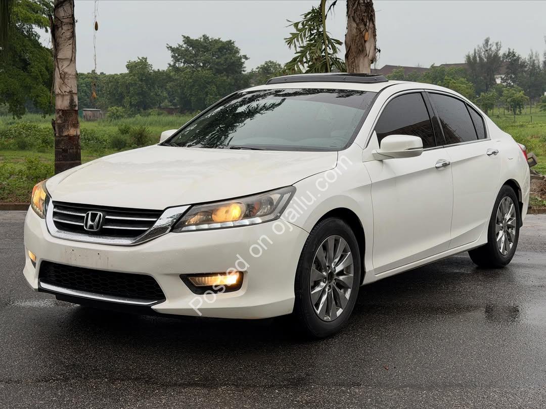 2013 Honda Accord V6: Fully Loaded Luxury, Priced Right