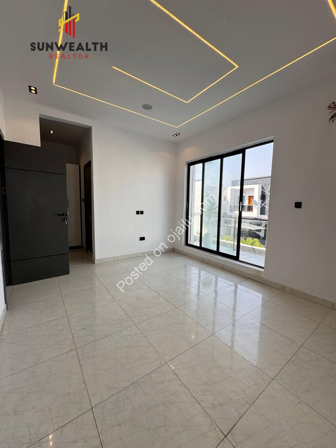 Your Dream Home Awaits: Brand-New 4-Bed Duplex with Pool in Orchid