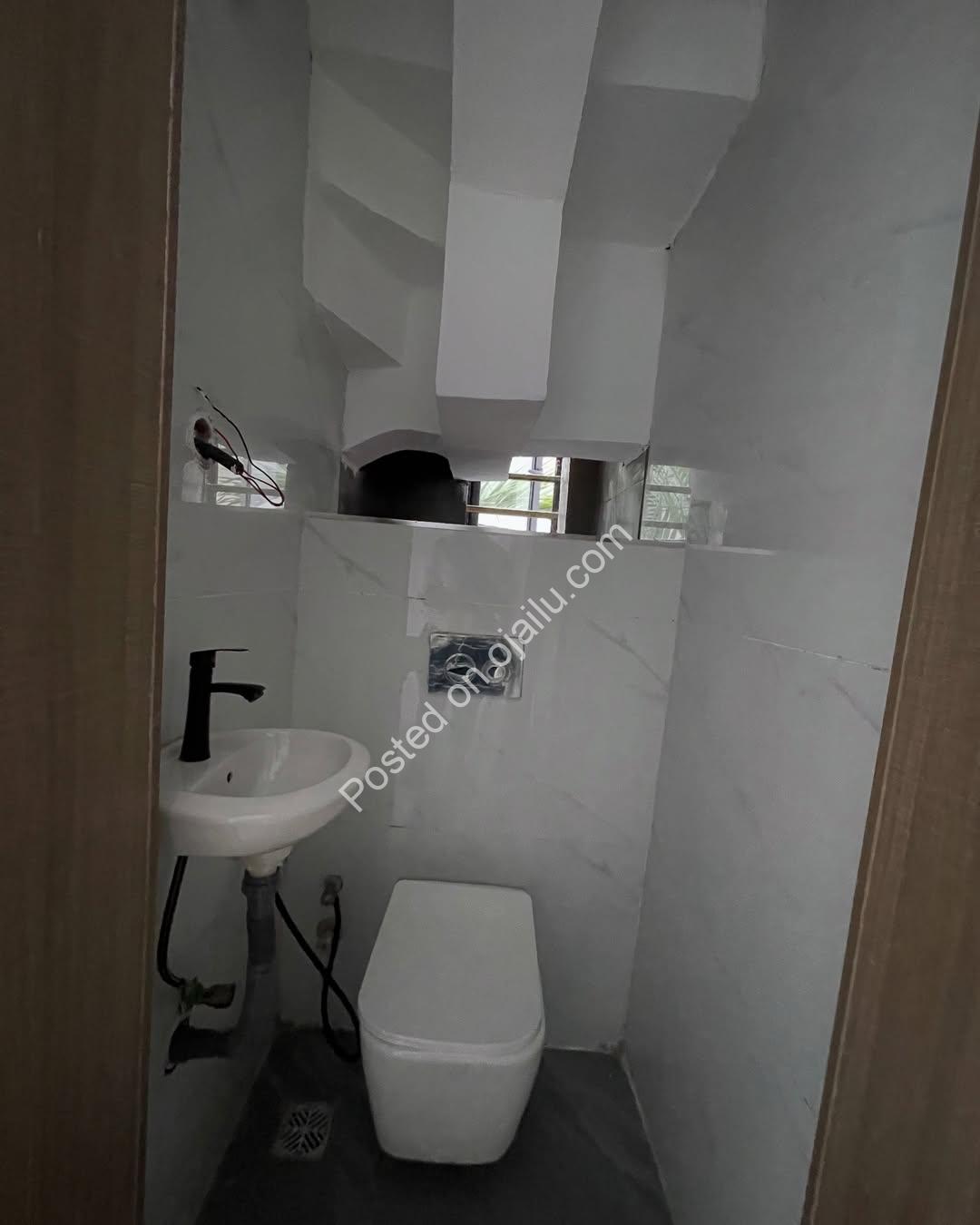 Sun-Soaked 5-Bed Duplex in VGC – N350M