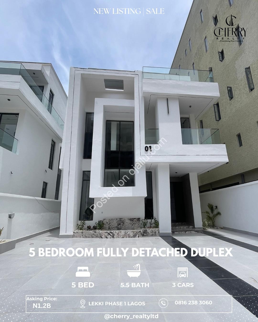 Private Cinema, Pool & Rooftop Terrace Await You