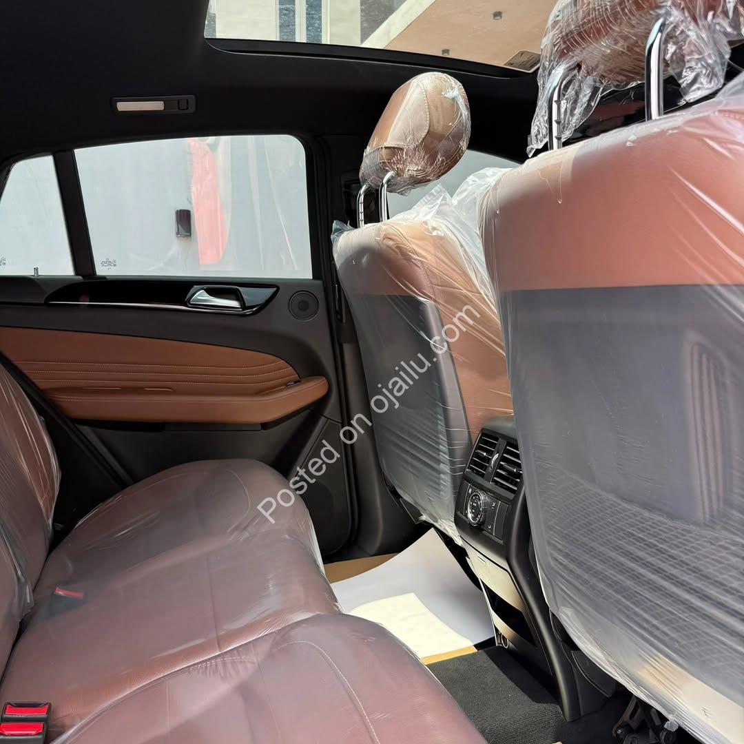 “2017 MERCEDES GLE 43: IMMACULATE FULL OPTIONS – DRIVE LUXURY!”