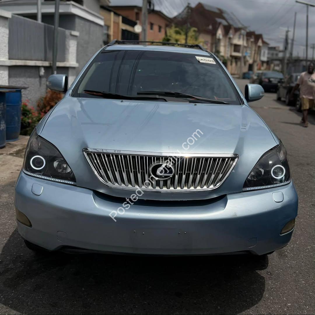 Own Lexus Luxury for Just 8.6M – Spotless RX330!