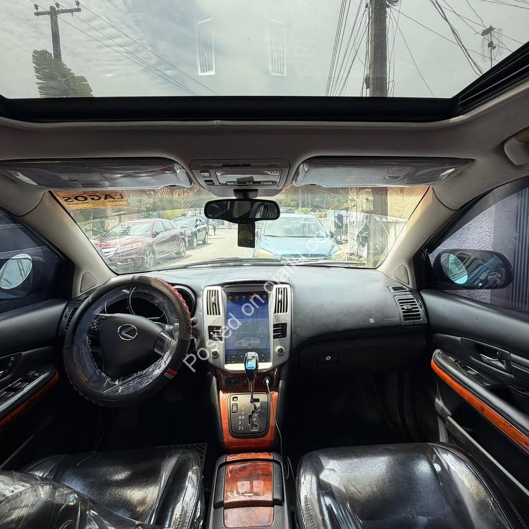 Own Lexus Luxury for Just 8.6M – Spotless RX330!