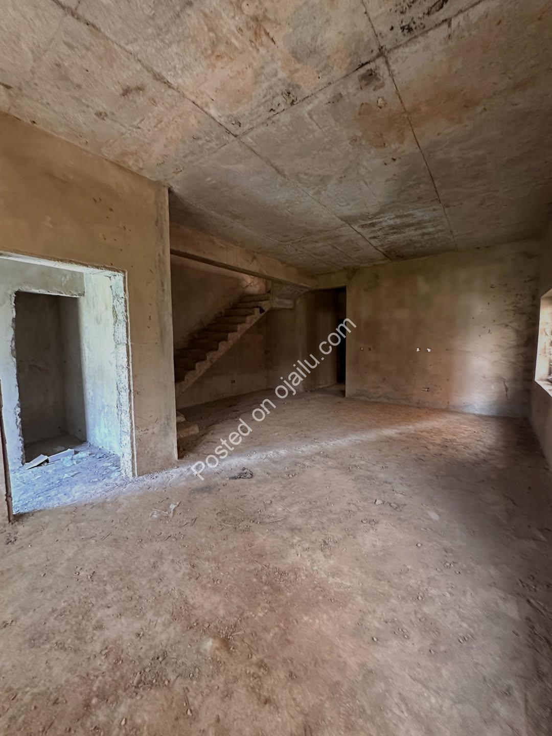 Your Dream Home Awaits: 4BR Duplex + BQ in Lifecamp