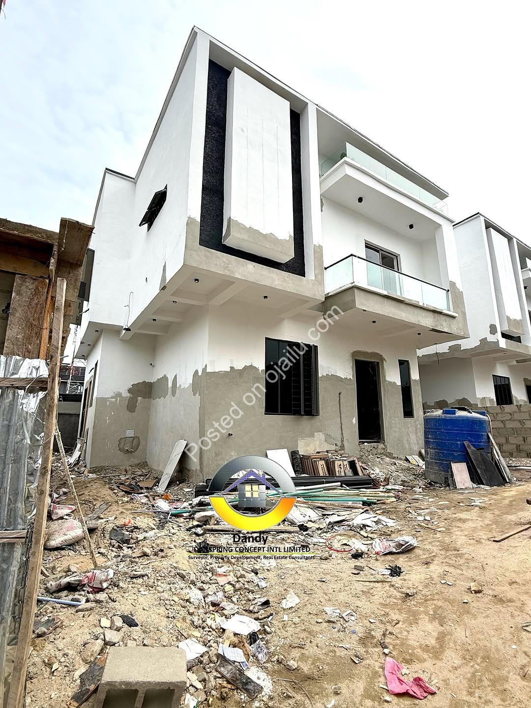 Contemporary 4-Bed Duplex with Bluetooth Speakers & Pendant Lights