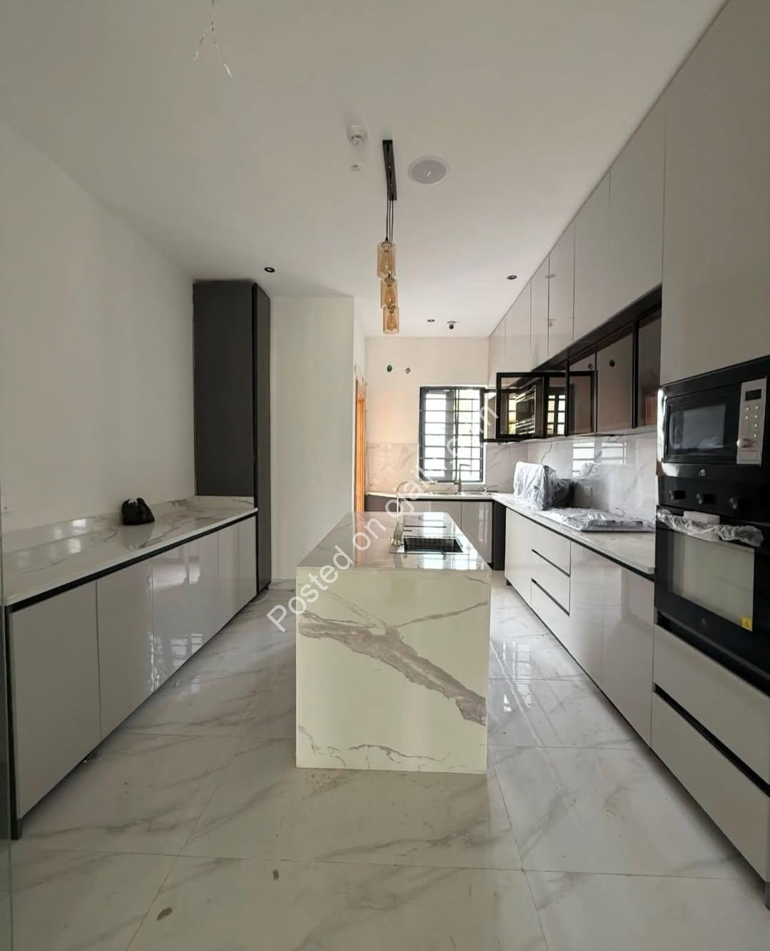 40% ROI: Ikota Executive 4-Bed Duplex with Jacuzzi