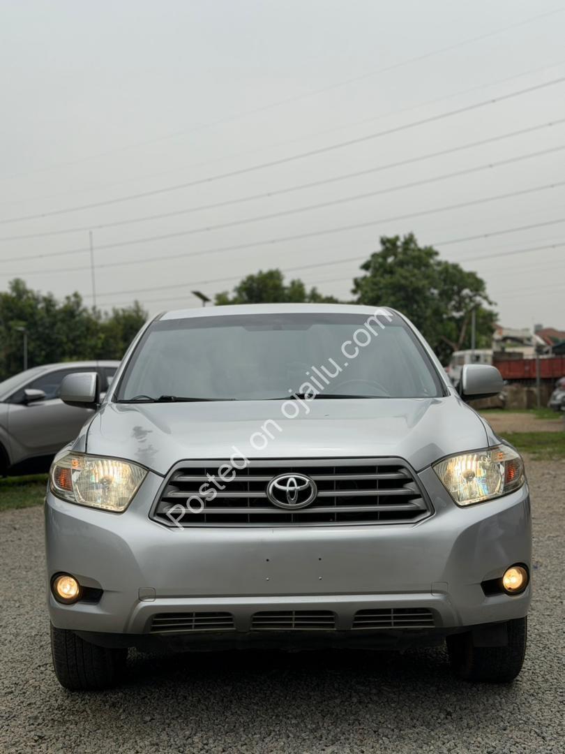 Low Mileage 3-Row SUV Under 16M Naira