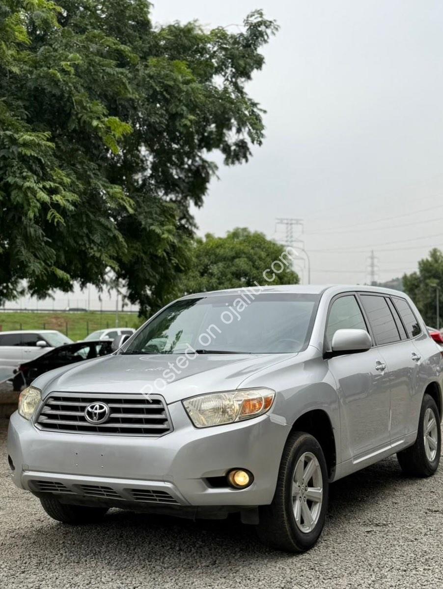 Low Mileage 3-Row SUV Under 16M Naira
