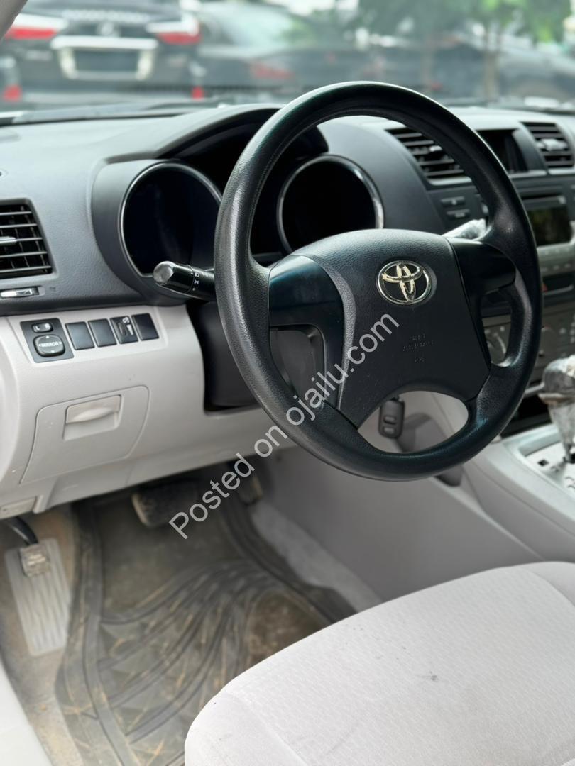 Low Mileage 3-Row SUV Under 16M Naira