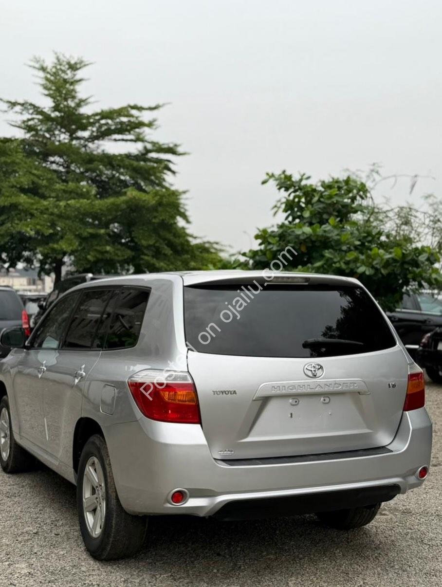 Low Mileage 3-Row SUV Under 16M Naira