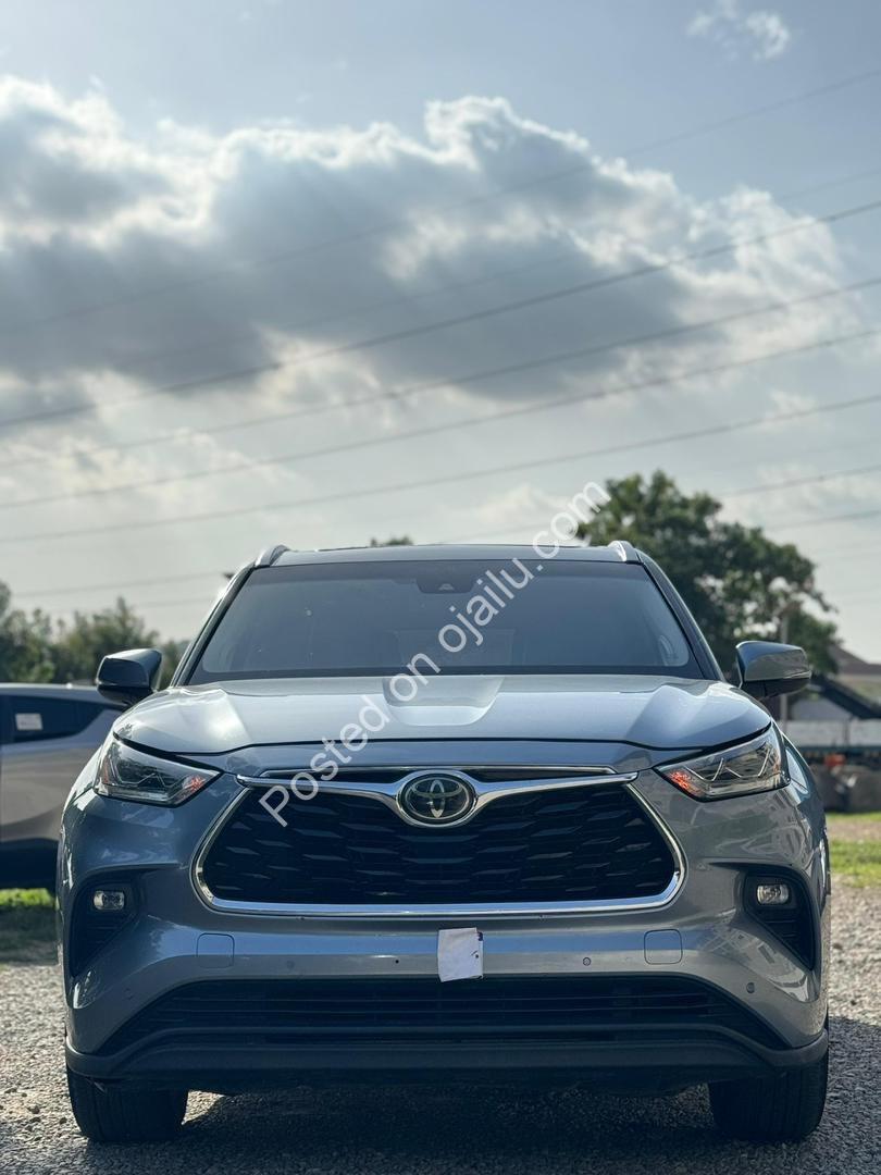 2020 Toyota Highlander: Luxury & Safety, Duty Paid in Abuja