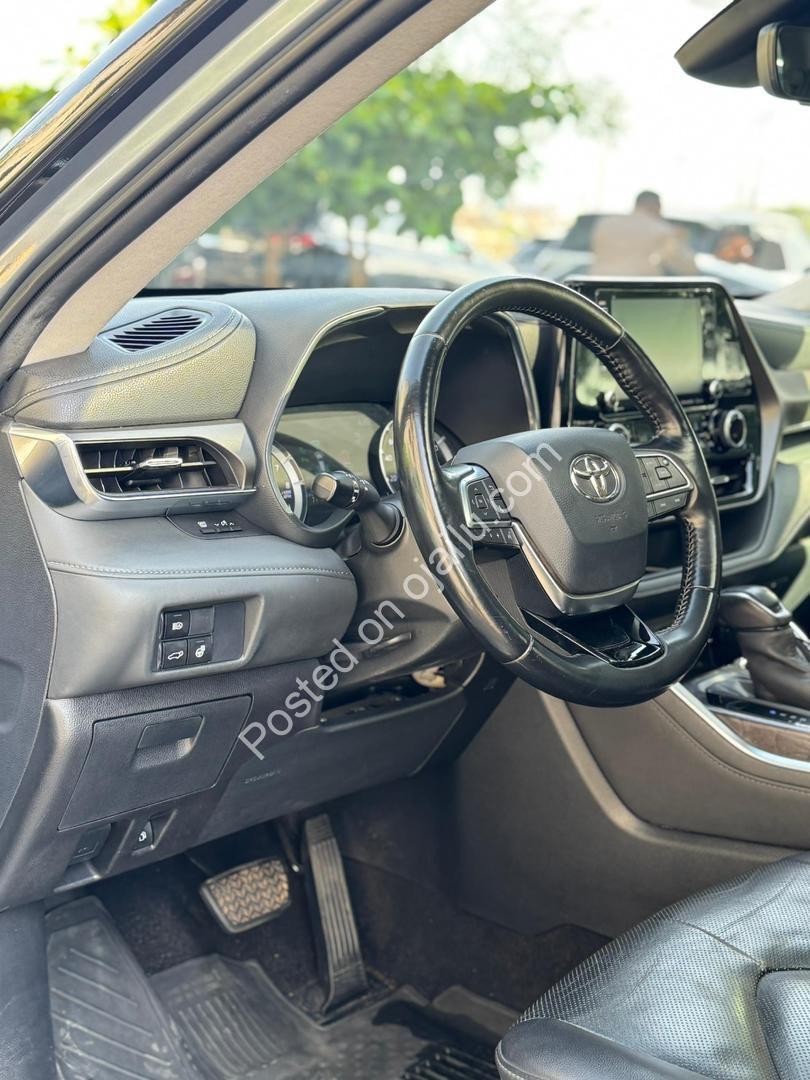 2020 Toyota Highlander: Luxury & Safety, Duty Paid in Abuja