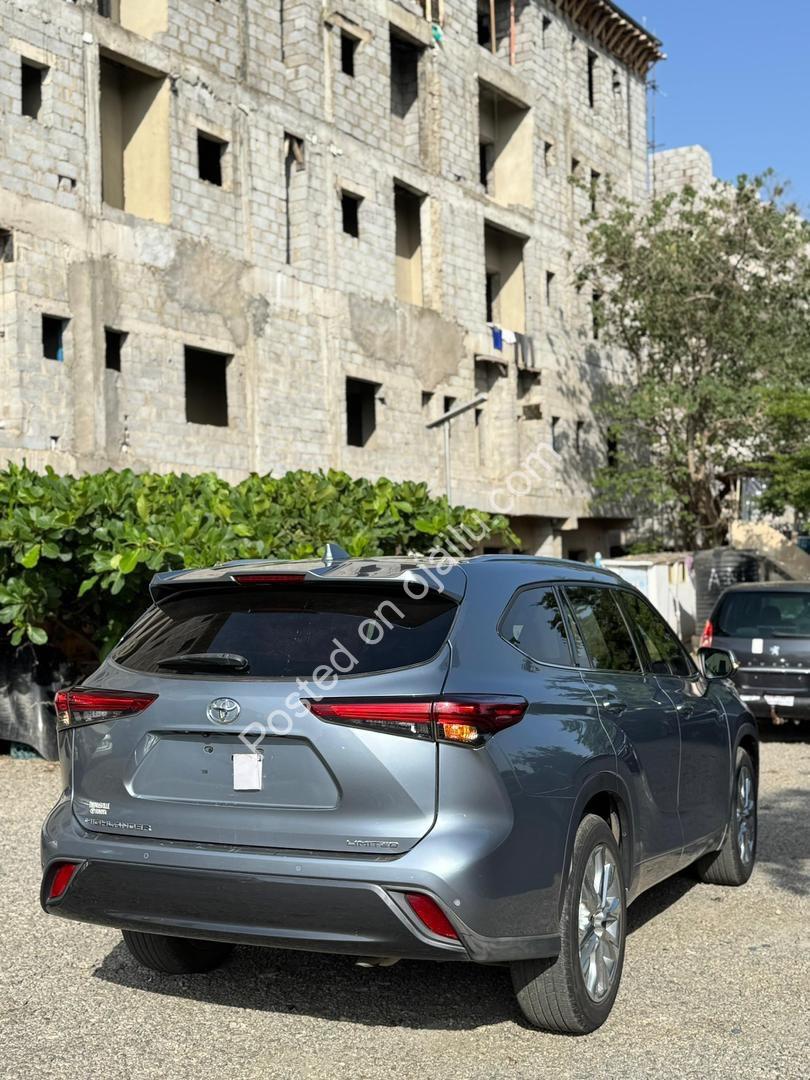 2020 Toyota Highlander: Luxury & Safety, Duty Paid in Abuja