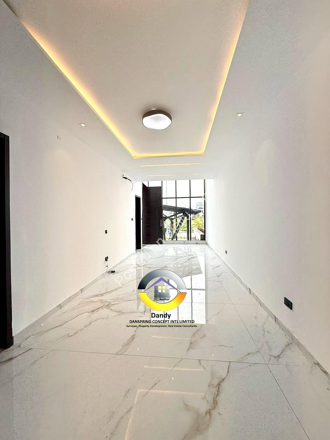 Ikate Gem: 5-Bed Duplex with Pool & Cinema