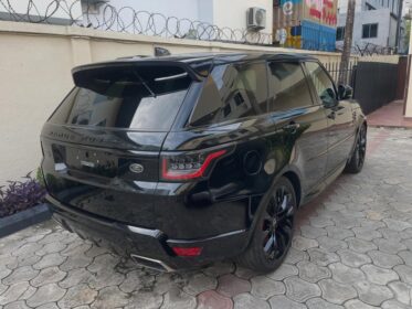“Own the Road: 2019 Range Rover Sport â€“ Luxury Unleashed”