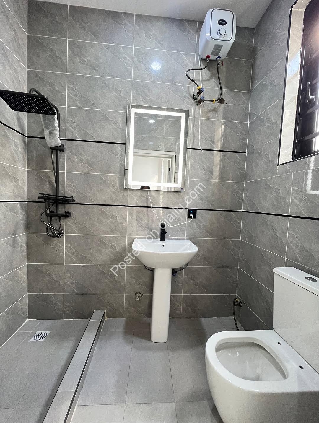 Sophisticated 4-Bed Duplex with BQ in Secure Estate