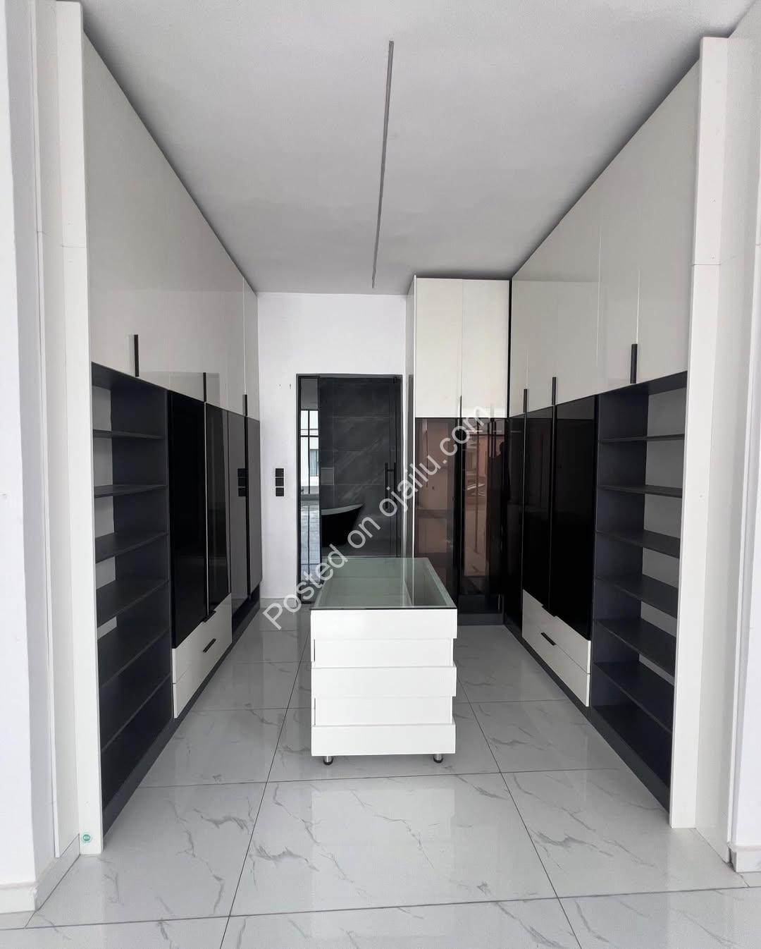 En-suite Elegance in VGC: 5BR Duplex for ₦400M