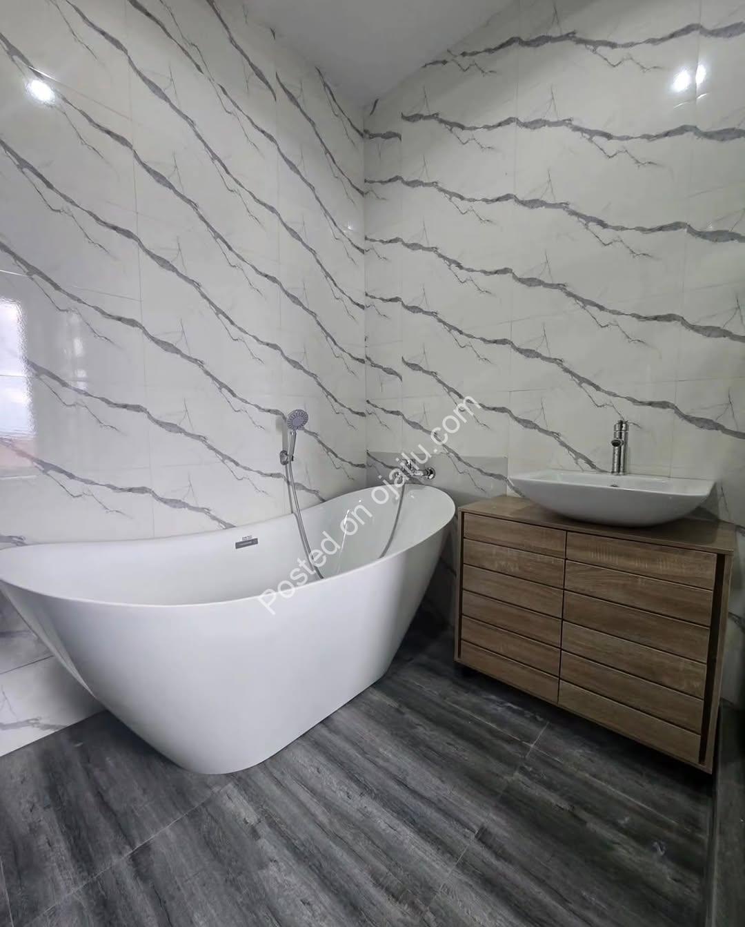 Your Private Compound: 4 Ensuite Bedrooms in Ogudu