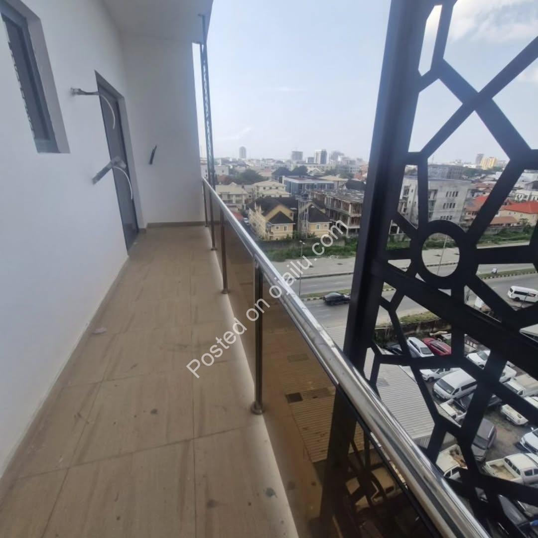 Your Ikate Oasis: 3 Beds, Serviced & Elevator Ready – ₦450M