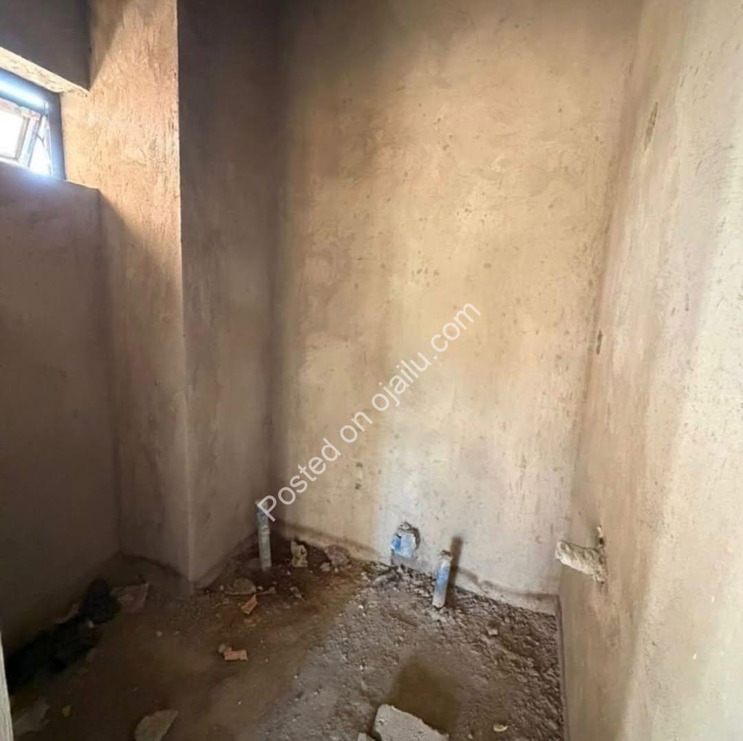 3-Bed En-Suite Apartments+BQ on Tarred Road | Kaura District