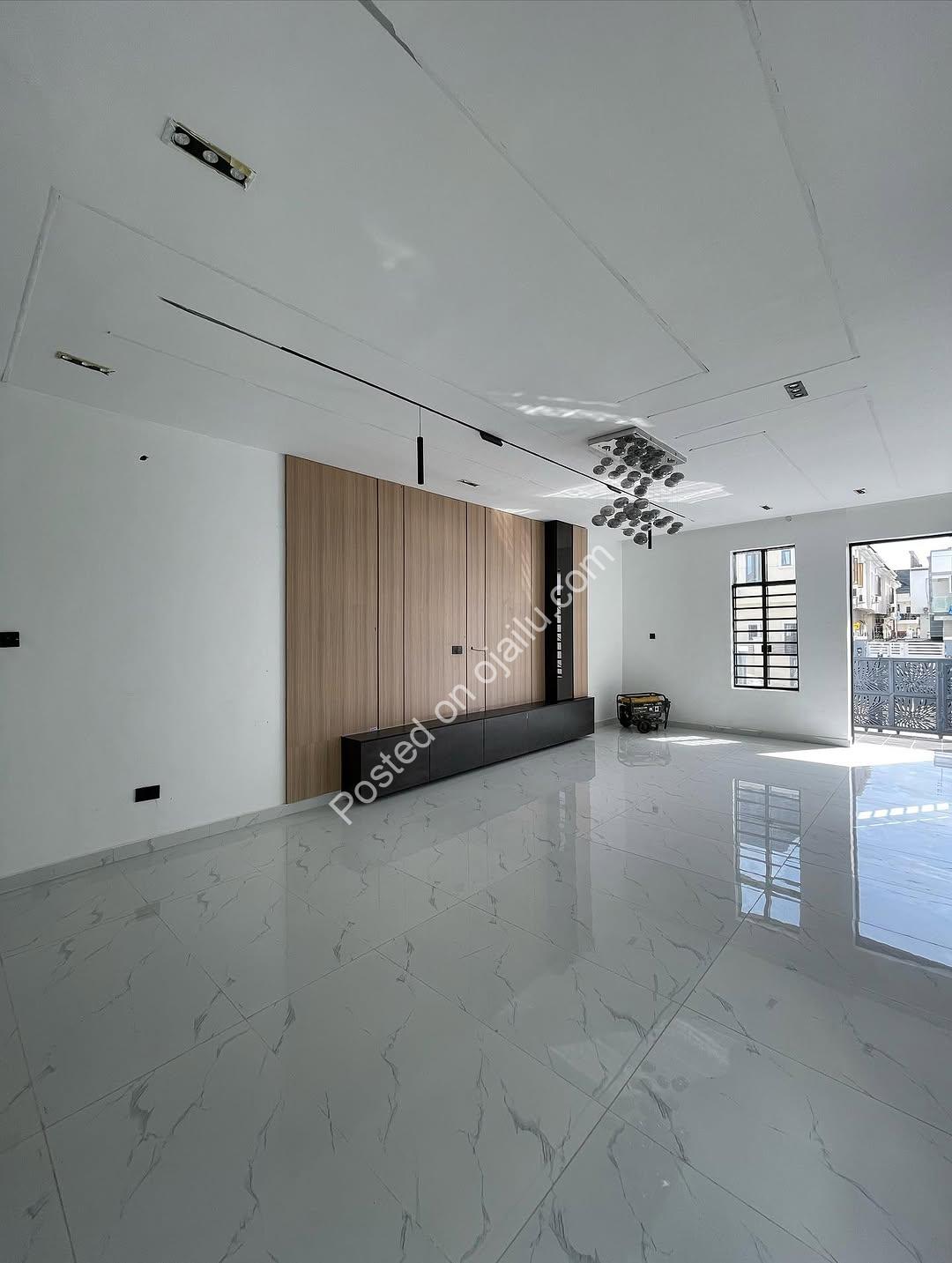 5-Bed Smart Home with BQ in VGC – N350M