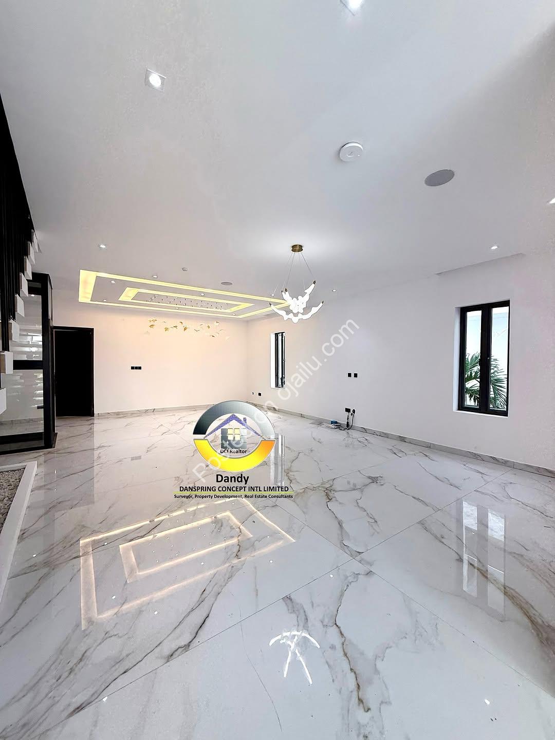 Ikate Gem: 5-Bed Duplex with Pool & Cinema