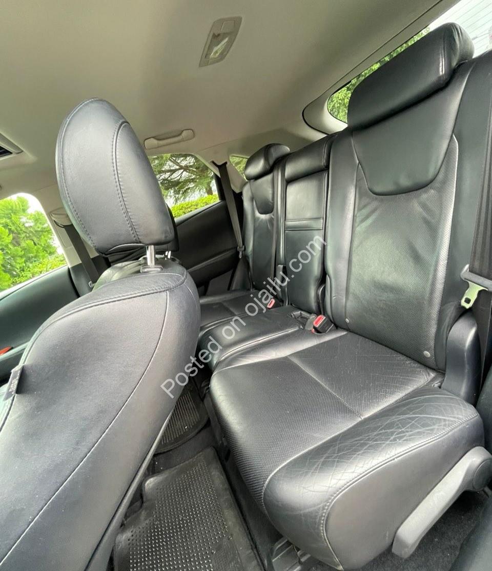 2010 Lexus RX350 – Luxury Park Assist & Sunroof!
