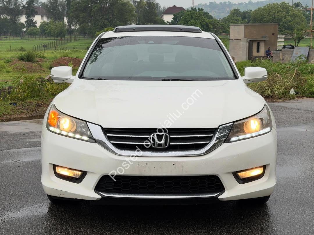 2013 Honda Accord V6: Fully Loaded Luxury, Priced Right