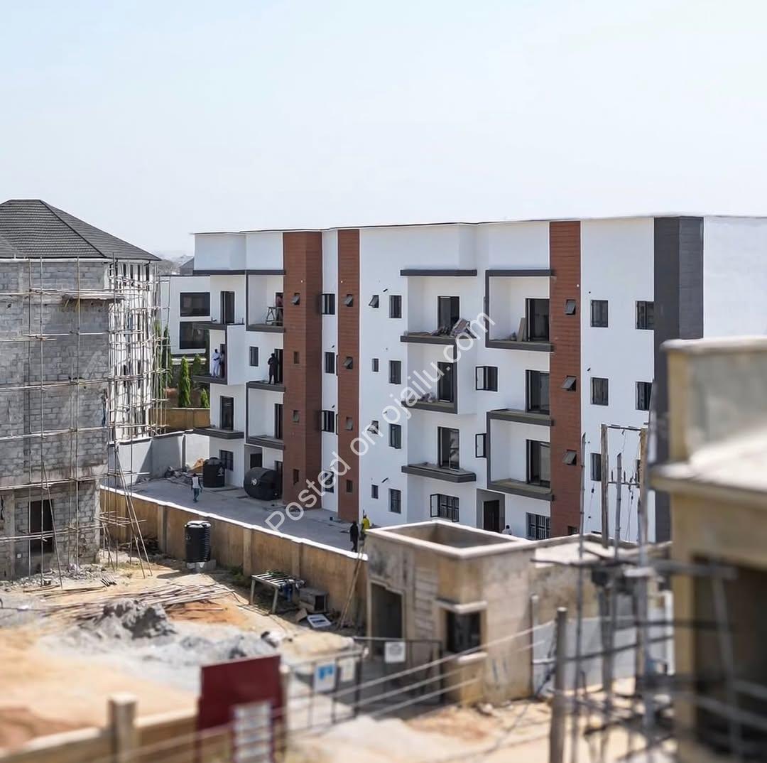 Smart 3-Bed Haven with Alexa & BQ in Jahi
