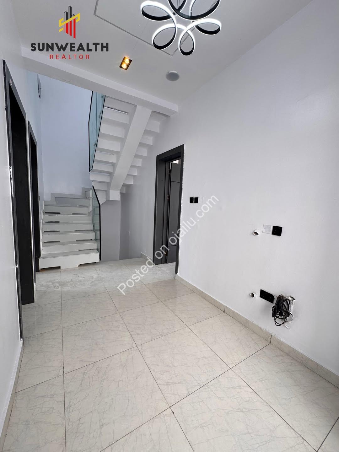 Your Dream Home Awaits: Brand-New 4-Bed Duplex with Pool in Orchid