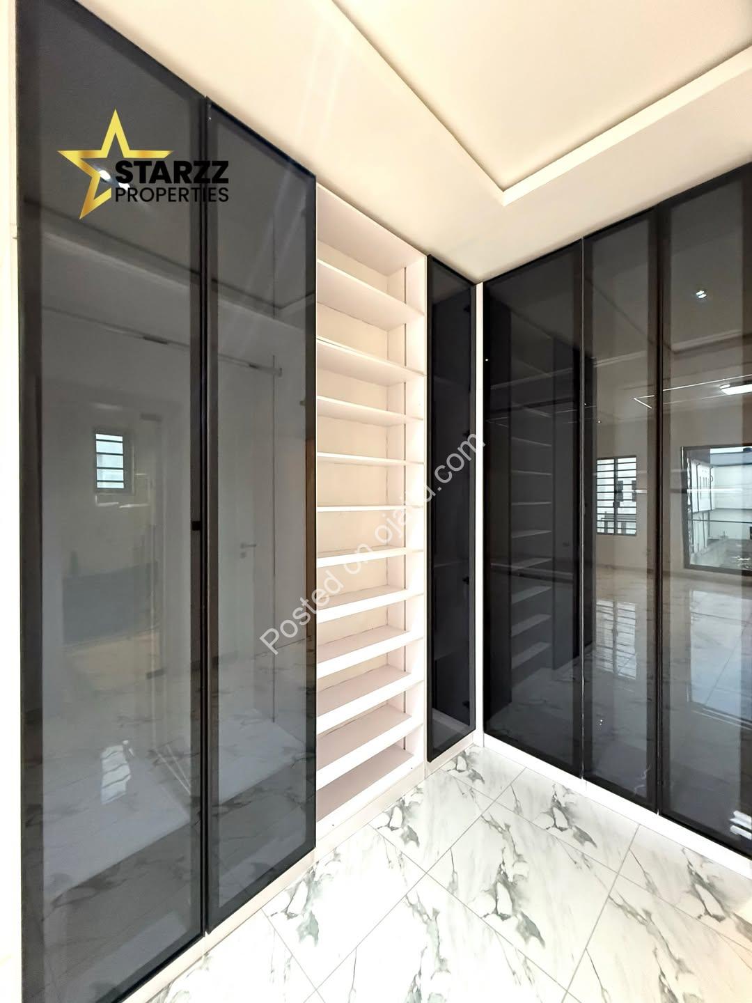 Stunning 4BR Duplex with Bluetooth Speakers