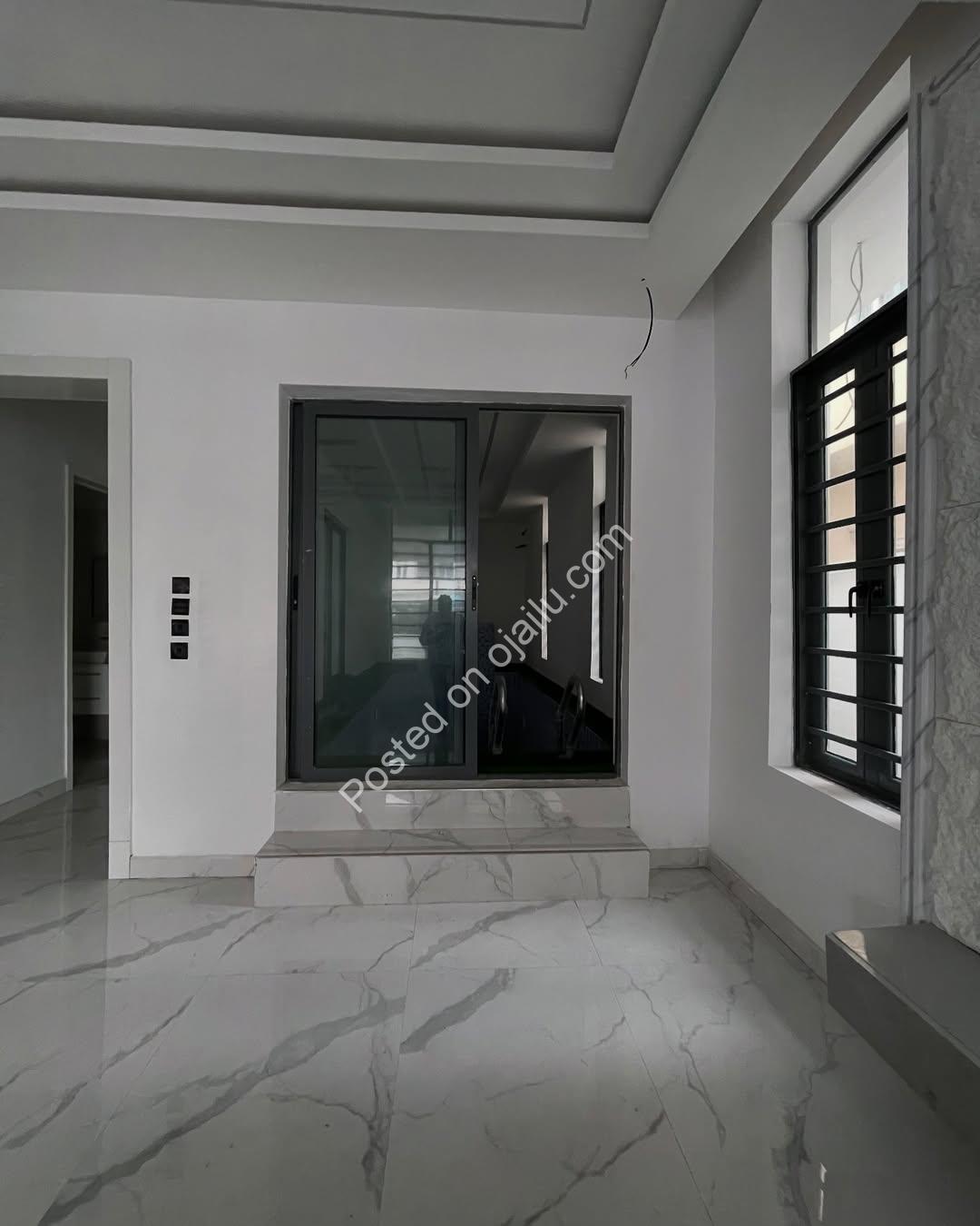 6-Bedroom Chevron Haven: Prime Residential Estate