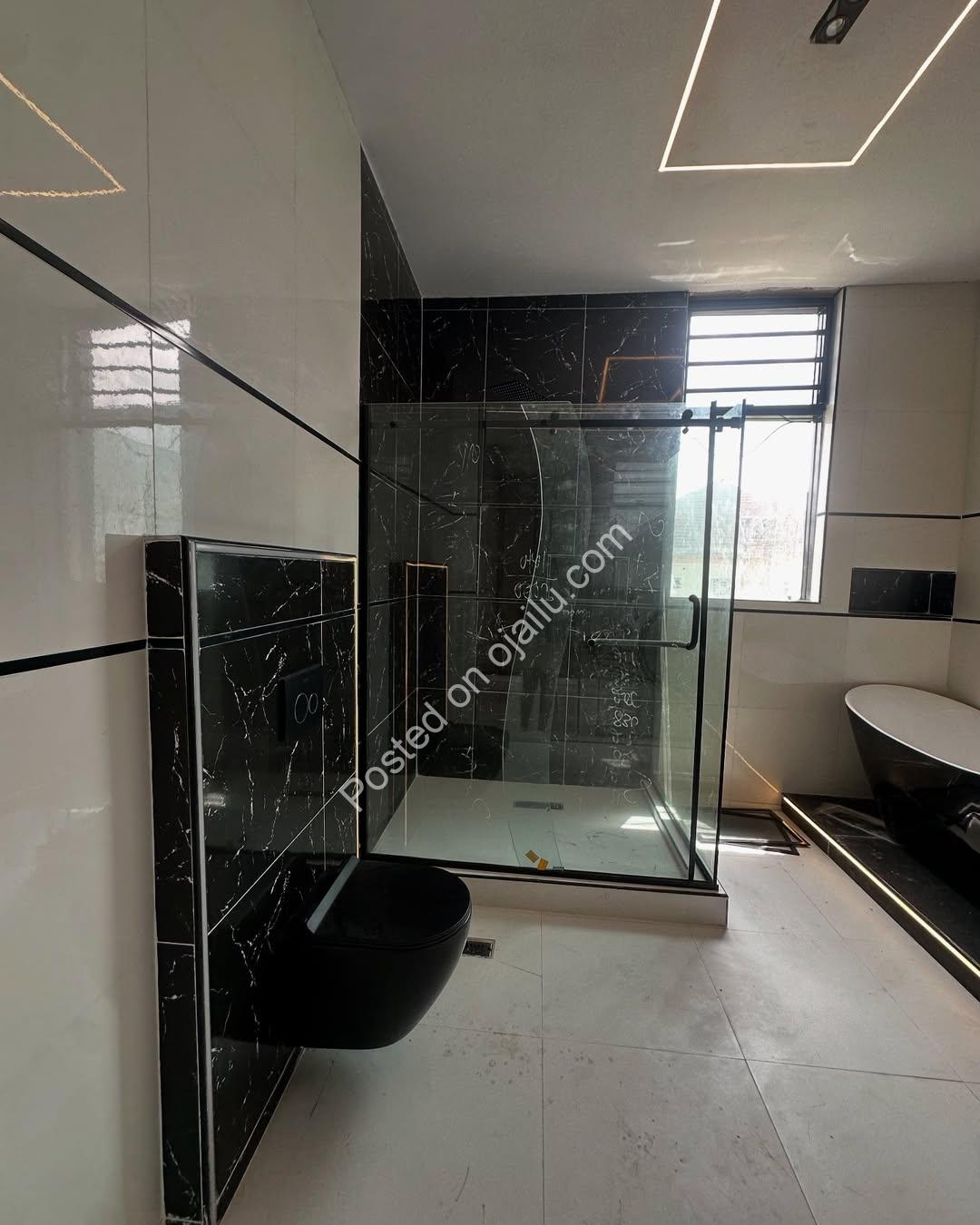 6-Ensuite Duplex in Orchid: Pool, Gym & Governors Consent