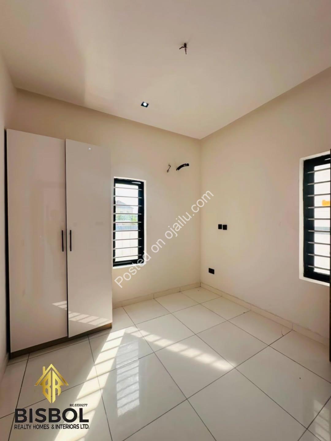 Move-In Ready: 4BR Semi-Detached Duplex with Ensuites