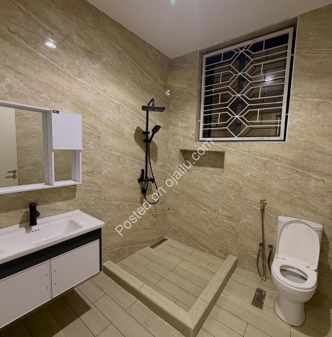 Smart 5-Bed Duplex + 2-Bed BQ on 800sqm