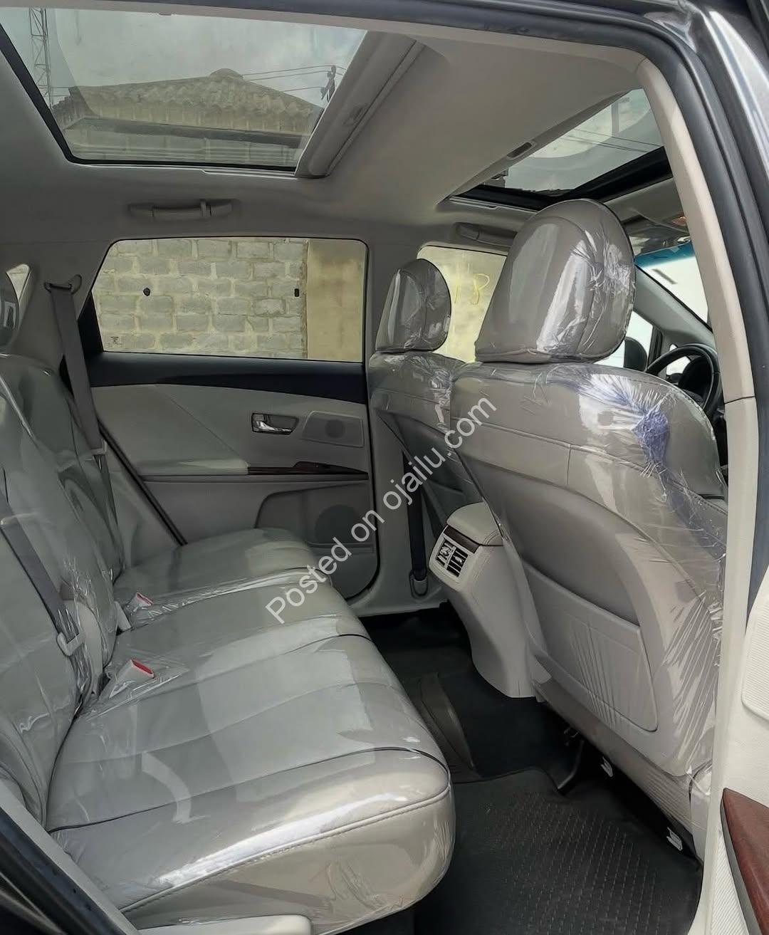 2012 Toyota Venza XLE: Rare Panoramic Sunroof & Loaded!