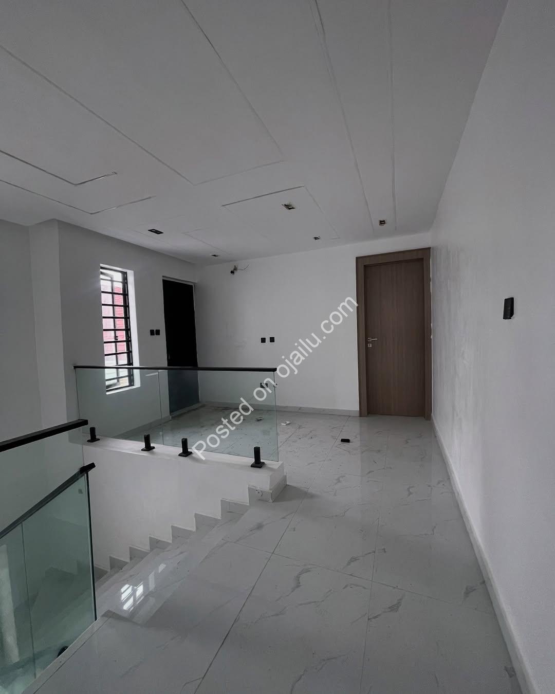 Secure 5-Bedroom Duplex: Move-In Ready in VGC