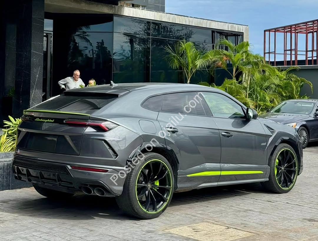 2020 Lamborghini Urus: Luxury Unleashed with Alcantara & B&O Sound