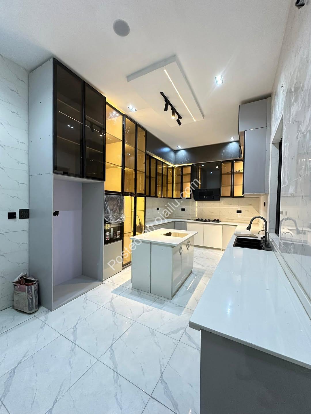 Modern Marvel: 5BR Duplex with Roof Terrace & Pool