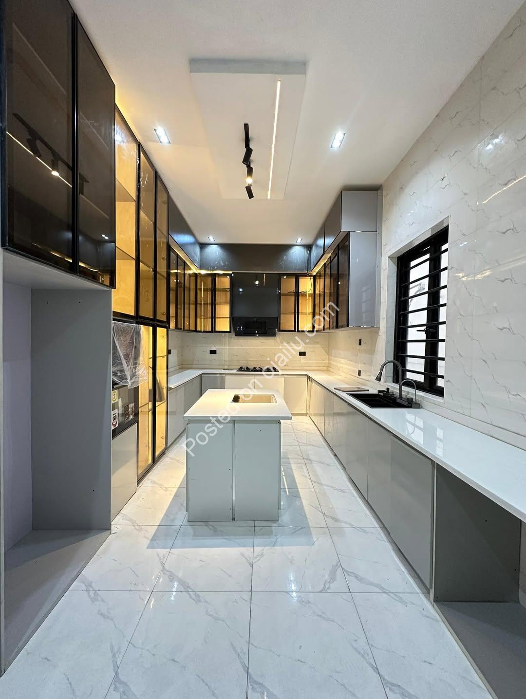 Modern Marvel: 5BR Duplex with Roof Terrace & Pool